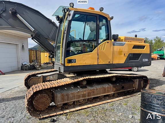 Volvo EC250DL gravemaskin m/ Rototilt, 2 skuffer og GPS 8 of 30