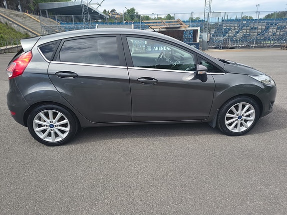 Ford Fiesta 12 of 13