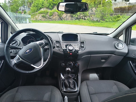 Ford Fiesta 6 of 13