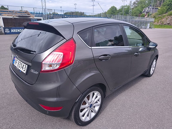 Ford Fiesta 11 of 13