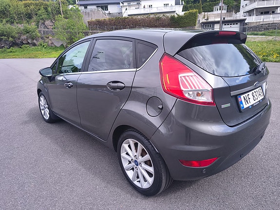 Ford Fiesta 10 of 13