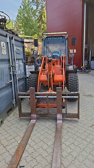 Hitachi ZW75 3 of 8