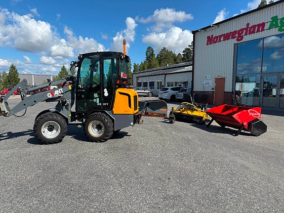 Giant D337T minilaster med V-plog. strøkasse, skuffe++ 20 of 24