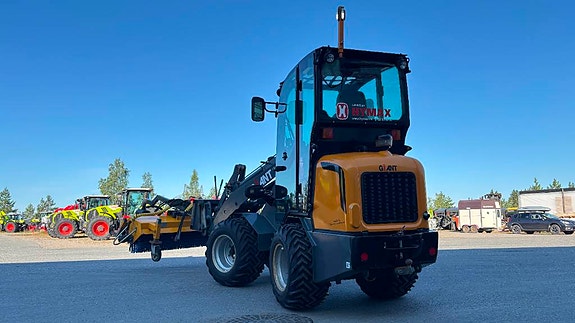 Giant D337T minilaster med V-plog. strøkasse, skuffe++ 24 of 24