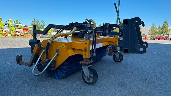 Giant D337T minilaster med V-plog. strøkasse, skuffe++ 22 of 24