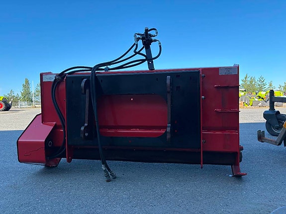 Giant D337T minilaster med V-plog. strøkasse, skuffe++ 15 of 24