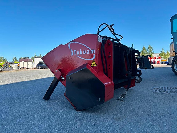 Giant D337T minilaster med V-plog. strøkasse, skuffe++ 17 of 24