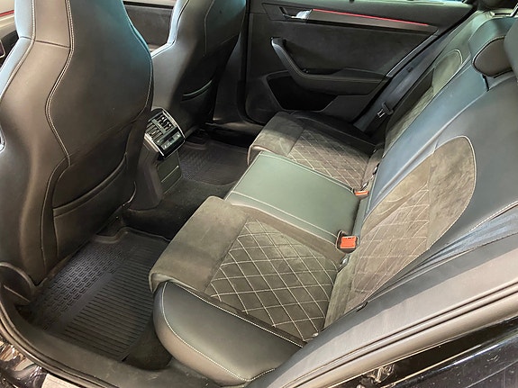 Skoda Superb 13 of 18