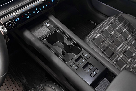 Hyundai Ioniq 6 21 of 30