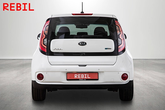 Kia e-Soul 6 of 21