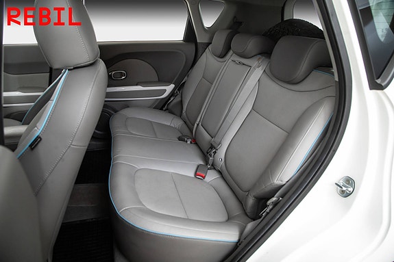 Kia e-Soul 10 of 21