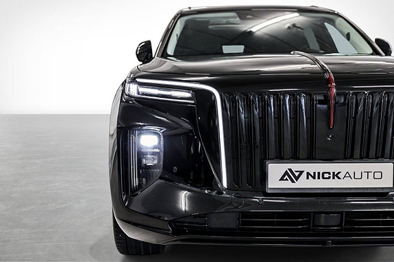 Hongqi E-HS9 3 of 30