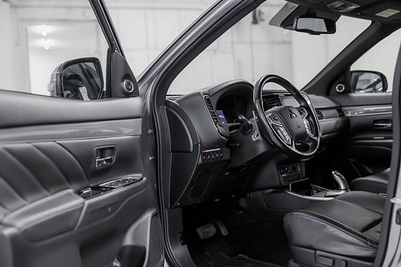 Mitsubishi Outlander 13 of 30