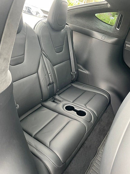Tesla Model X 12 of 21