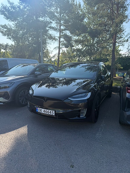 Tesla Model X 5 of 21