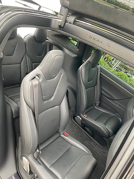 Tesla Model X 11 of 21