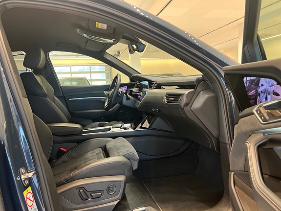 Audi e-tron Sportback 25 of 30