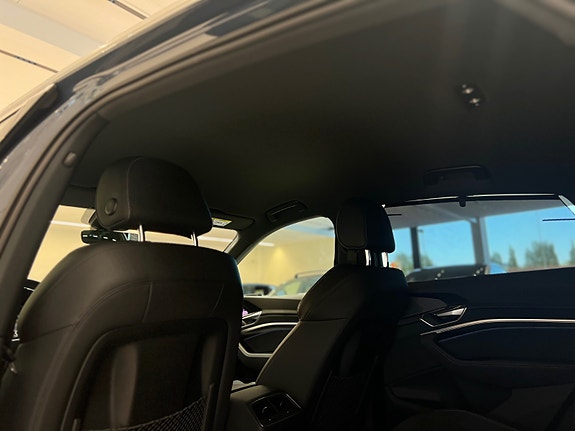 Audi e-tron Sportback 26 of 30