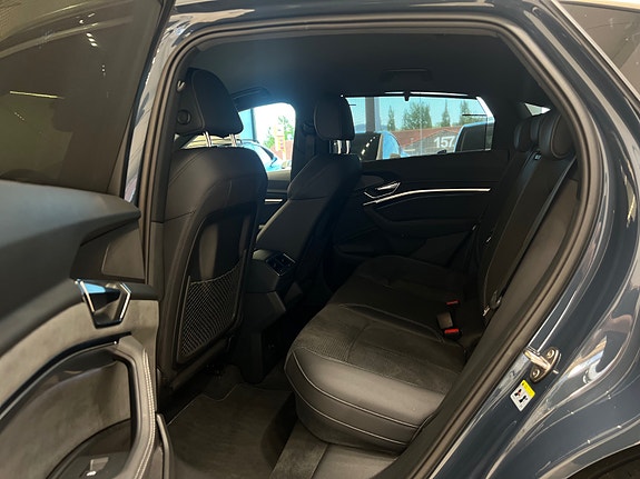 Audi e-tron Sportback 21 of 30