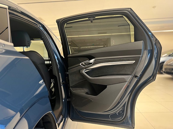 Audi e-tron Sportback 22 of 30