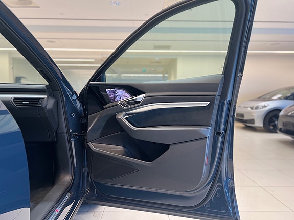 Audi e-tron Sportback 24 of 30