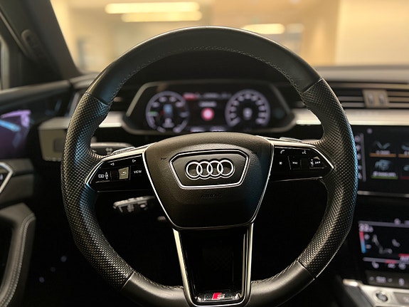 Audi e-tron Sportback 29 of 30