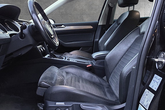 Volkswagen Passat 14 of 30