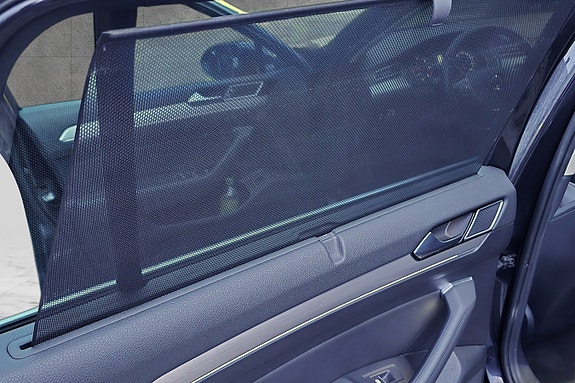 Volkswagen Passat 16 of 30