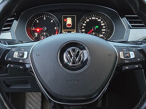 Volkswagen Passat 20 of 30