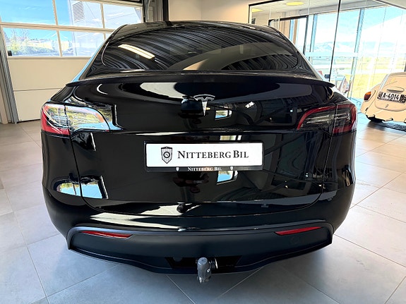 Tesla Model Y 5 of 19