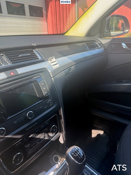 Skoda Superb 9 of 17