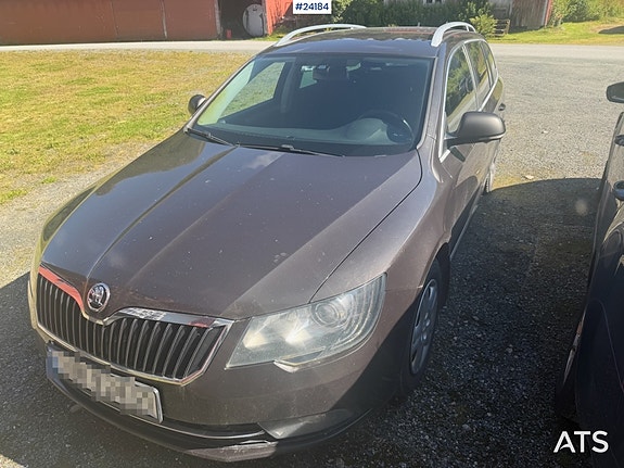 Skoda Superb 2 of 17