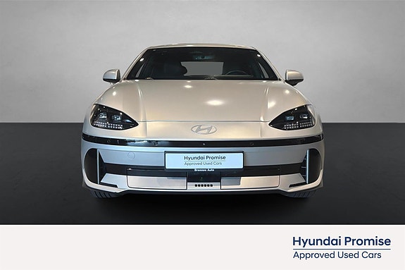 Hyundai Ioniq 6 2 of 27