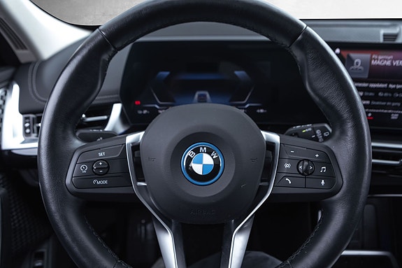BMW iX1 9 of 30