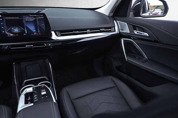 BMW iX1 29 of 30