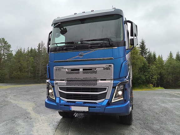 Volvo FH16 750 6X4 Tippbil 2 of 30