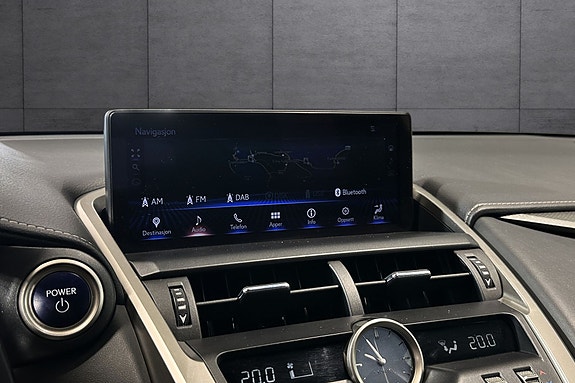 Lexus NX300h 19 of 21