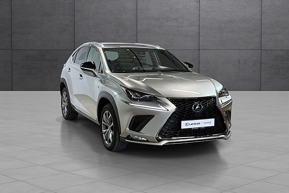 Lexus NX300h 3 of 21