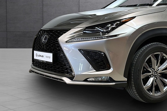 Lexus NX300h 4 of 21