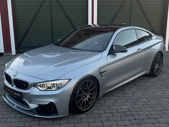 BMW M4 10 of 30