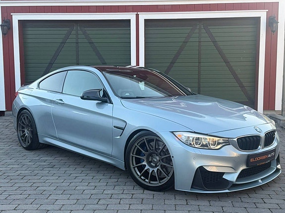 BMW M4 2 of 30