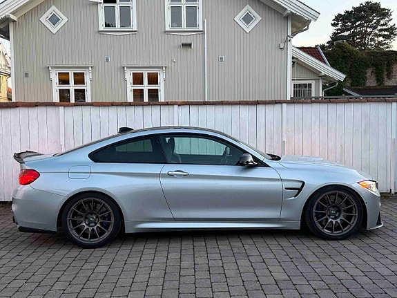 BMW M4 12 of 30