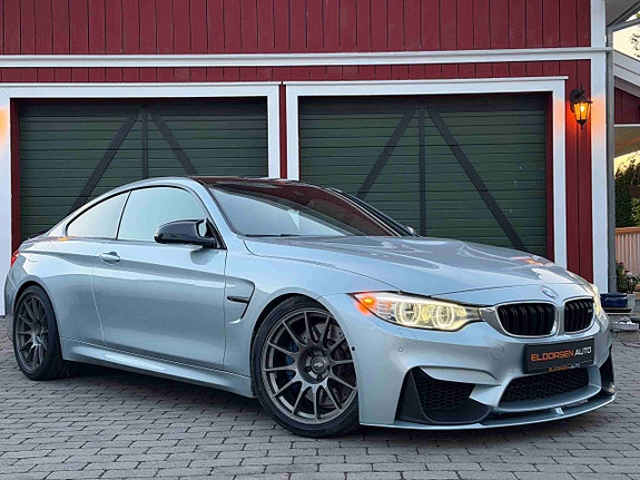 BMW M4 2 of 30