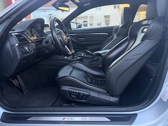 BMW M4 24 of 30