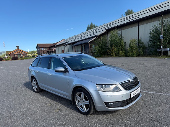 Skoda Octavia 2 of 17