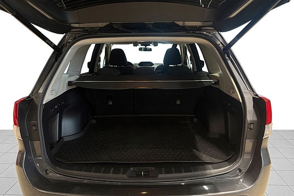 Subaru Forester 5 of 28