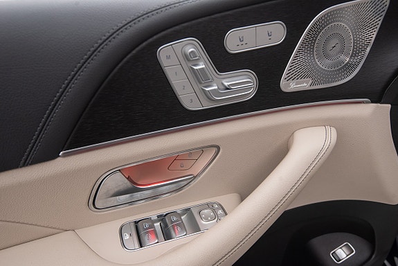 Mercedes-Benz GLE350 de 14 of 30