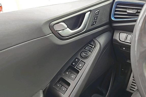 Hyundai IONIQ 17 of 25