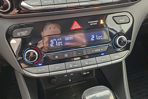 Hyundai IONIQ 15 of 25