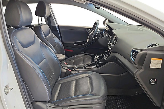 Hyundai IONIQ 23 of 25